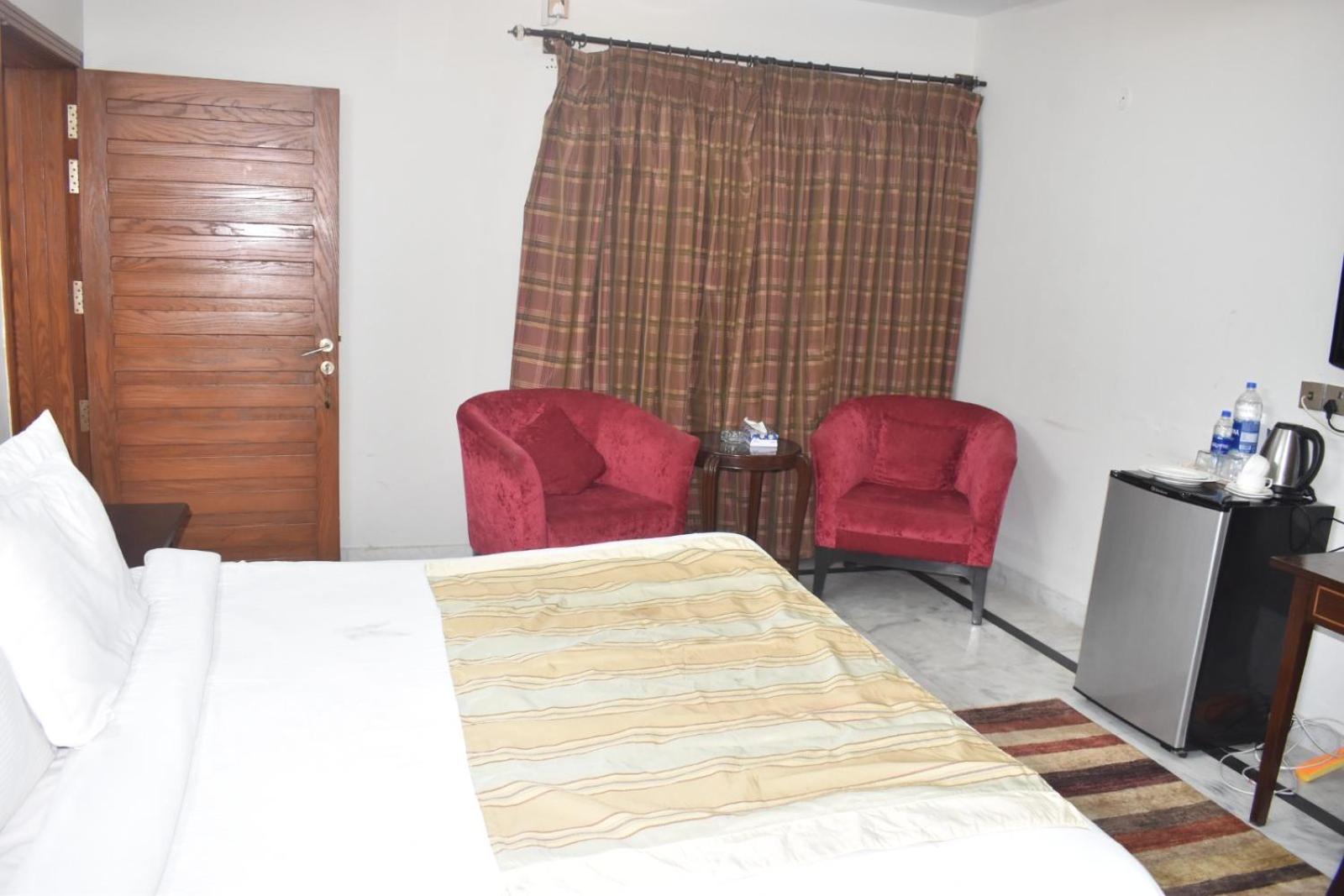 Pyramid International Guest House Islamabad Zewnętrze zdjęcie