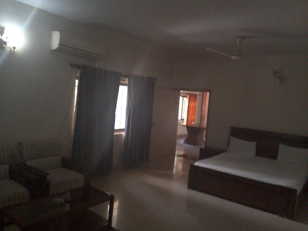 Pyramid International Guest House Islamabad Zewnętrze zdjęcie